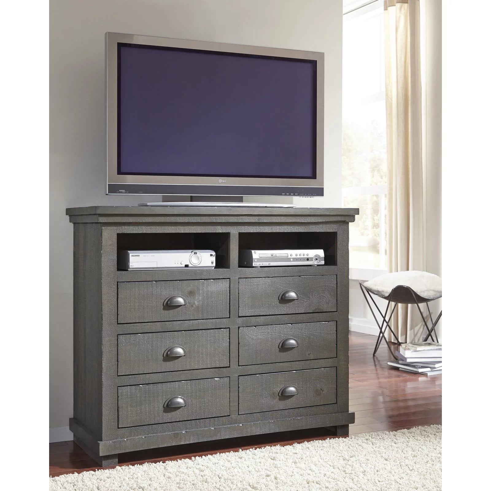 6 Drawer Media Chest in Distressed Pine Y288