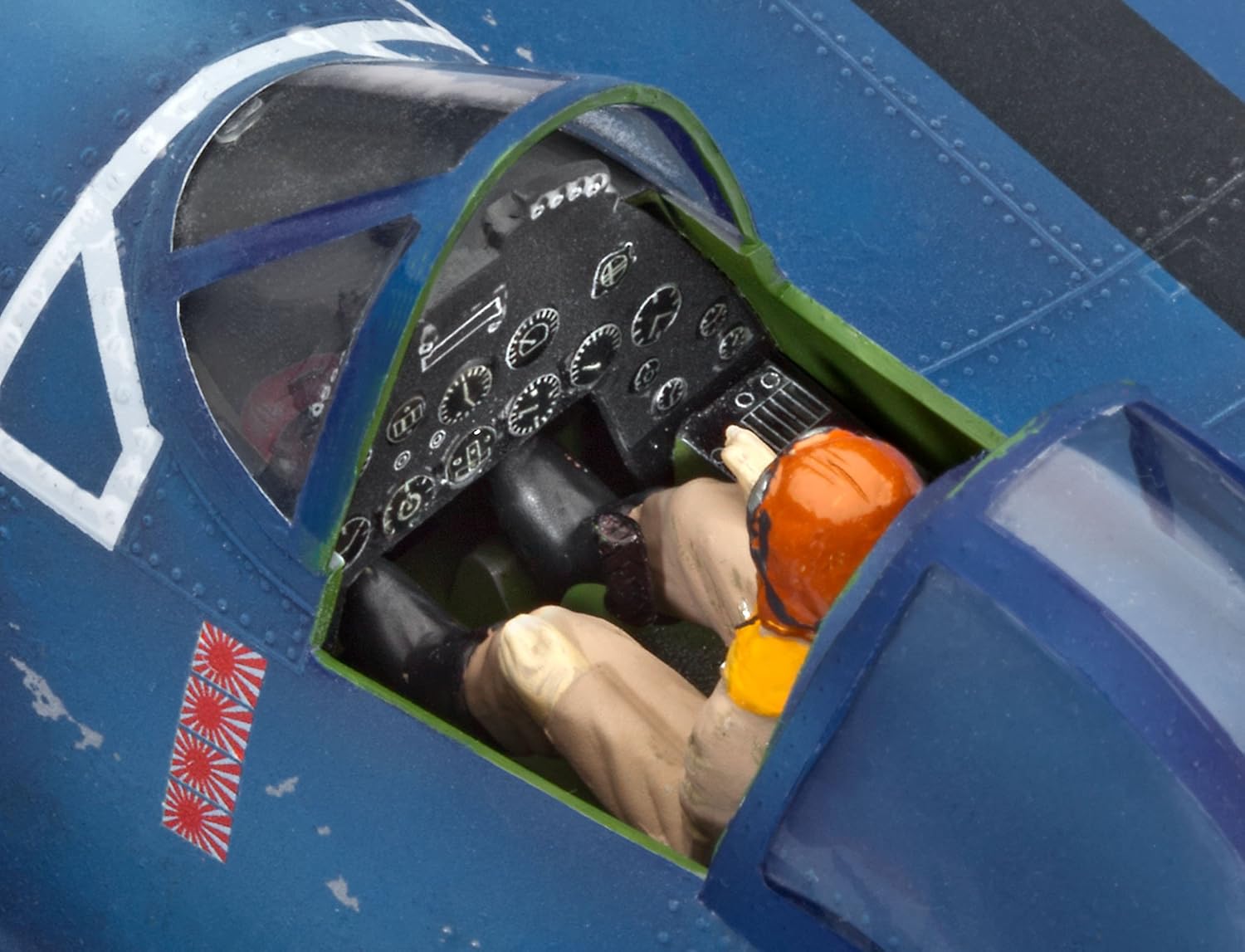 Vought F4U-1A Corsair Plastic Model Kit (1/32 Scale) C1805