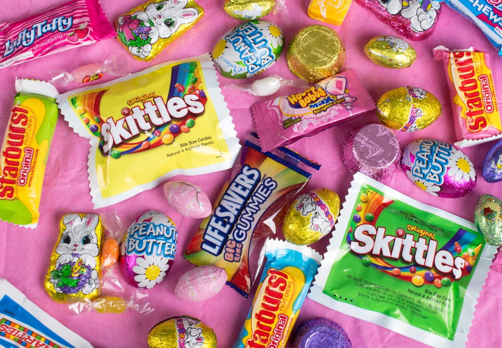 25 Pre-Filled Easter Eggs with Candy & Chocolate S5368