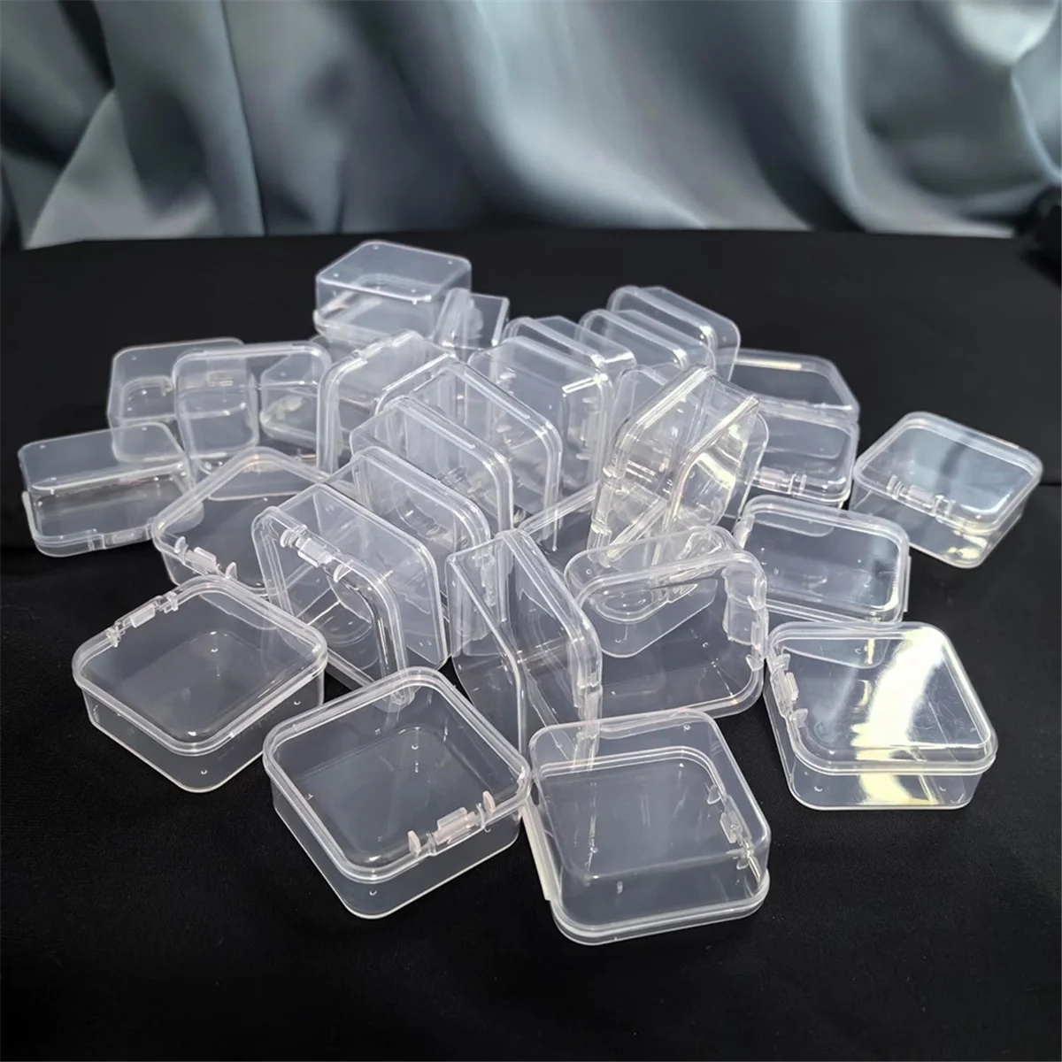 30 Packs Clear Small Containers with Hinged Lid C5443