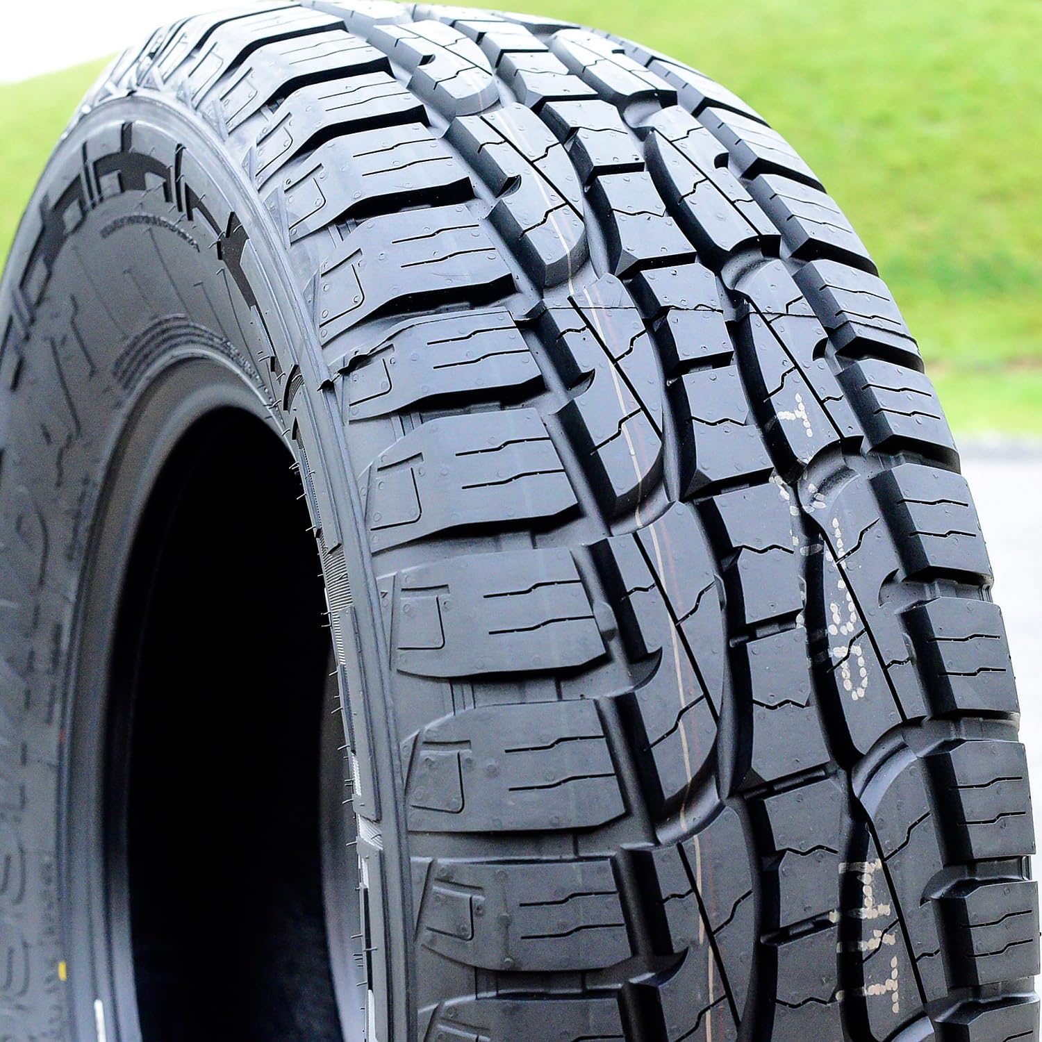 31/10.50R15 109R All-Season Radial Tire D3941