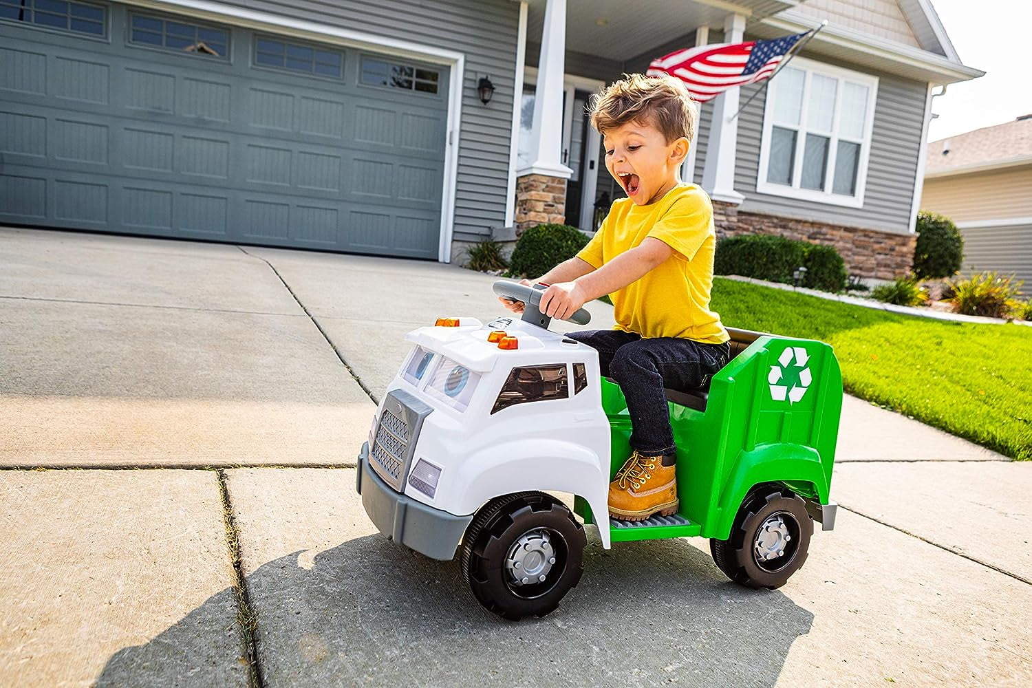 Toddler Recycling Truck Ride On Toy with 6 Volt Battery and Charger H89768