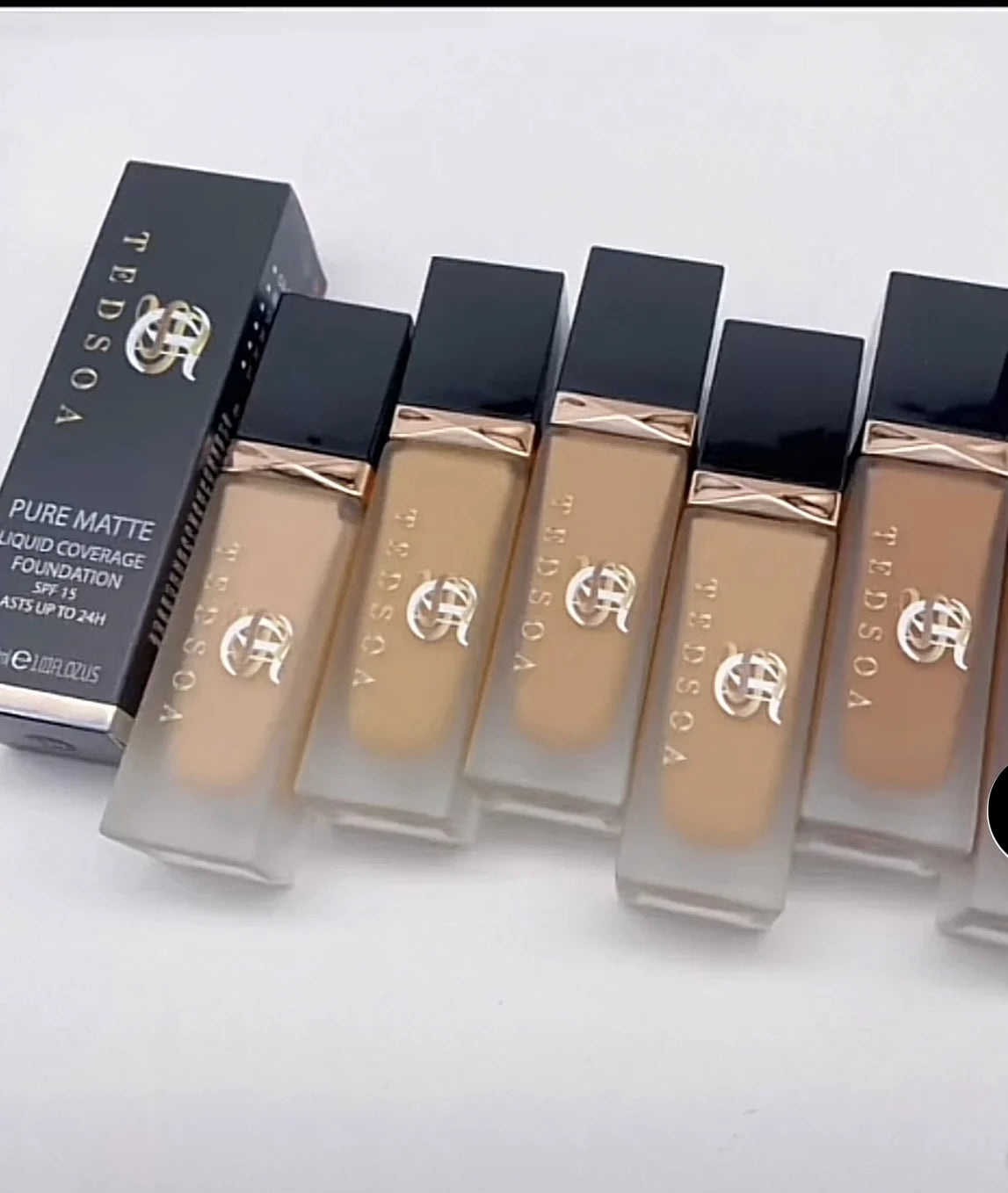 PURE MATTE LIQUID FOUNDATION SPF 15 OIL FREE HIGH COVERAGE S3758