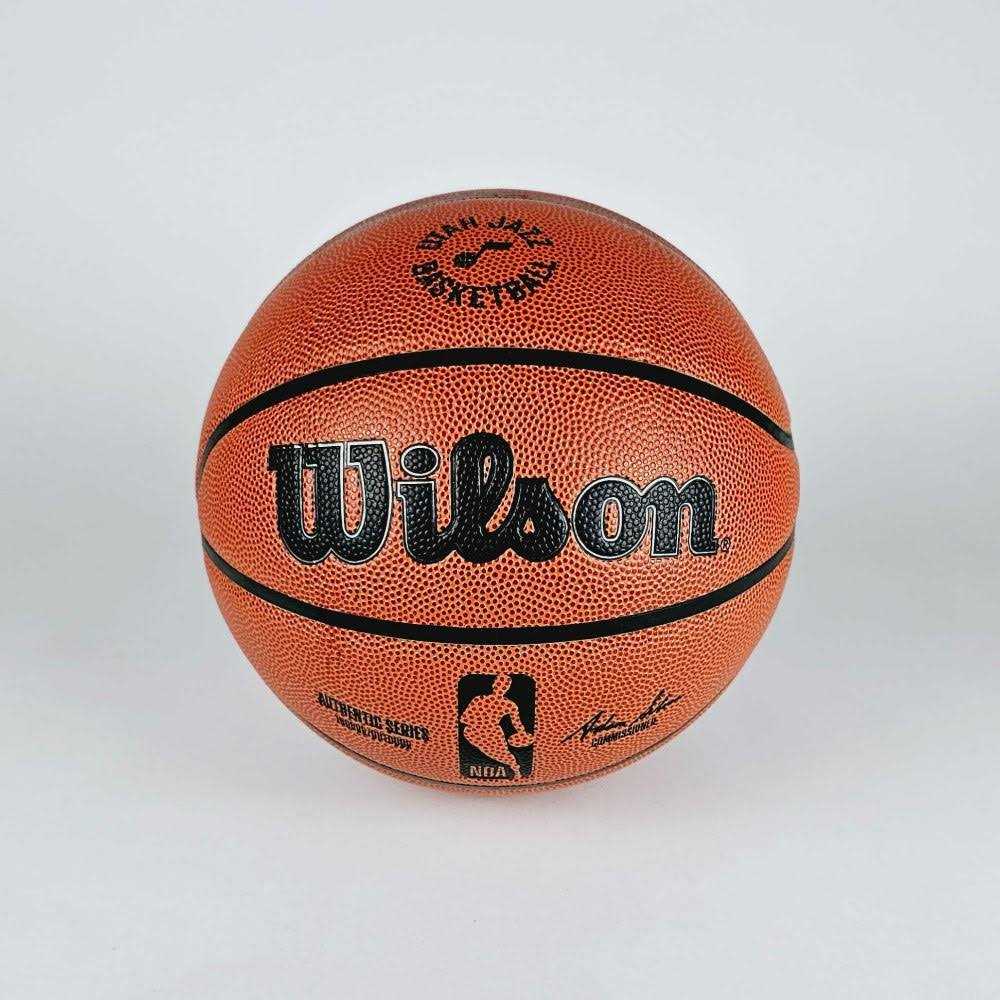 NBA Autograph Basketball K2854