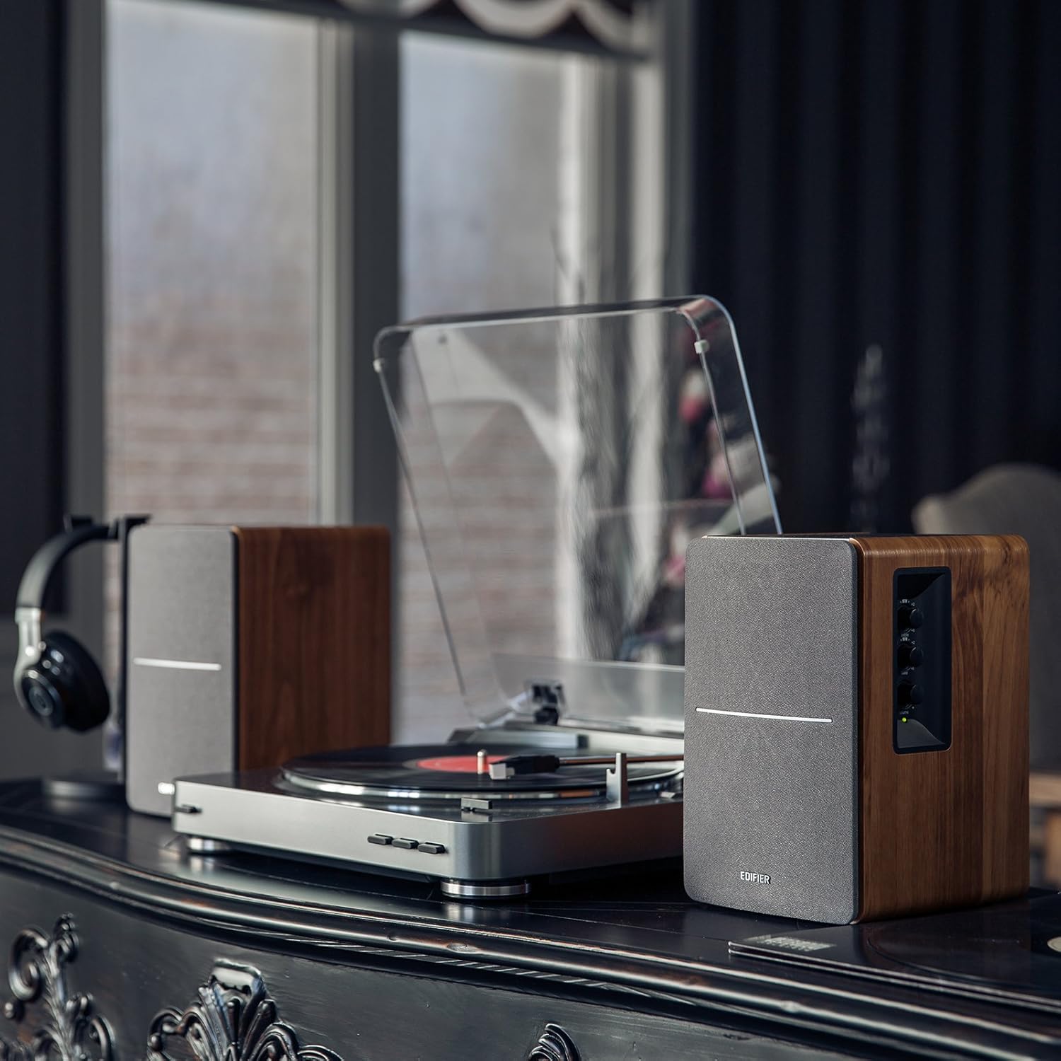 Powered Bookshelf Speakers - 2.0 Active Near Field Monitors - Wooden Enclosure - 42 Watts RMS S21996