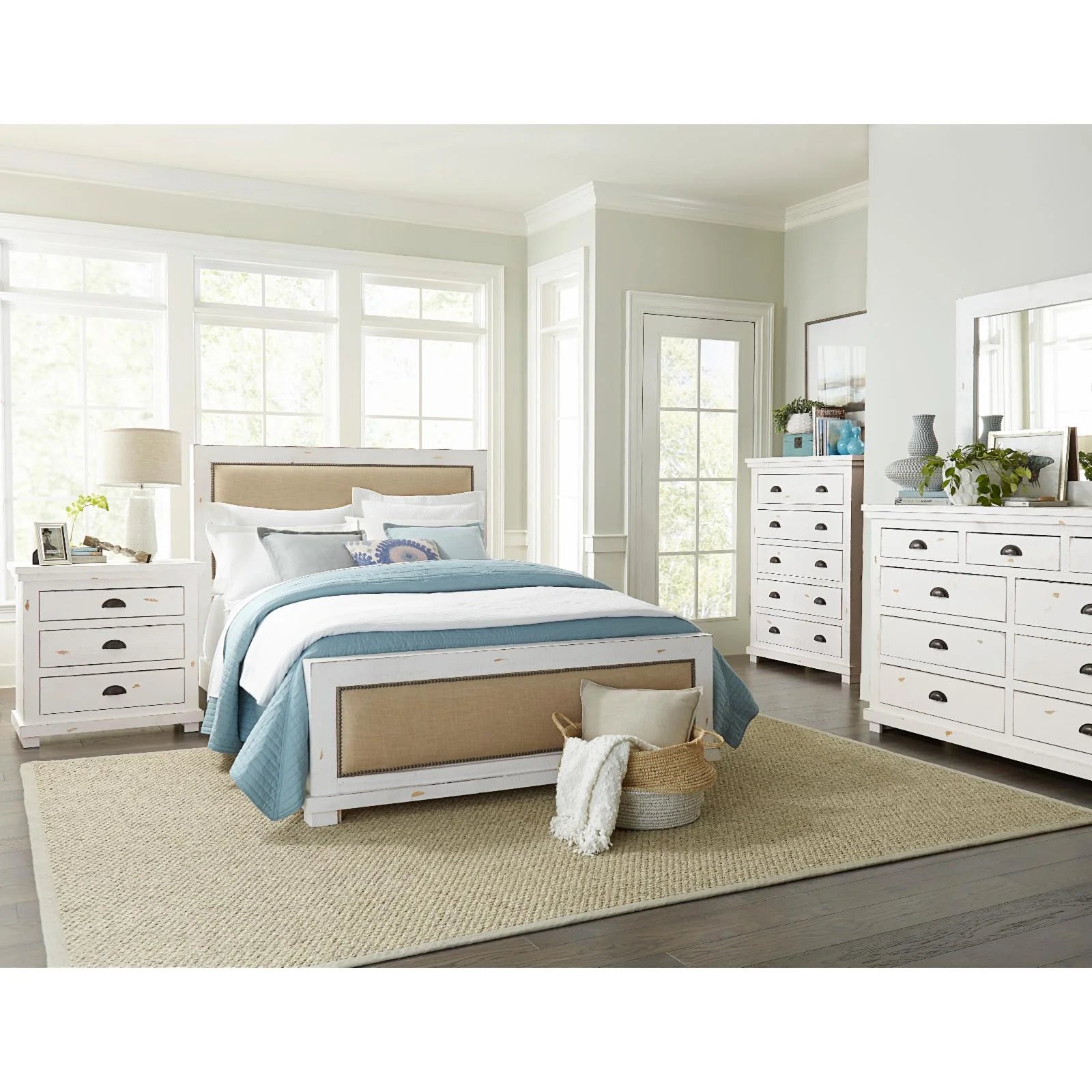 6 Drawer Media Chest in Distressed Pine Y288
