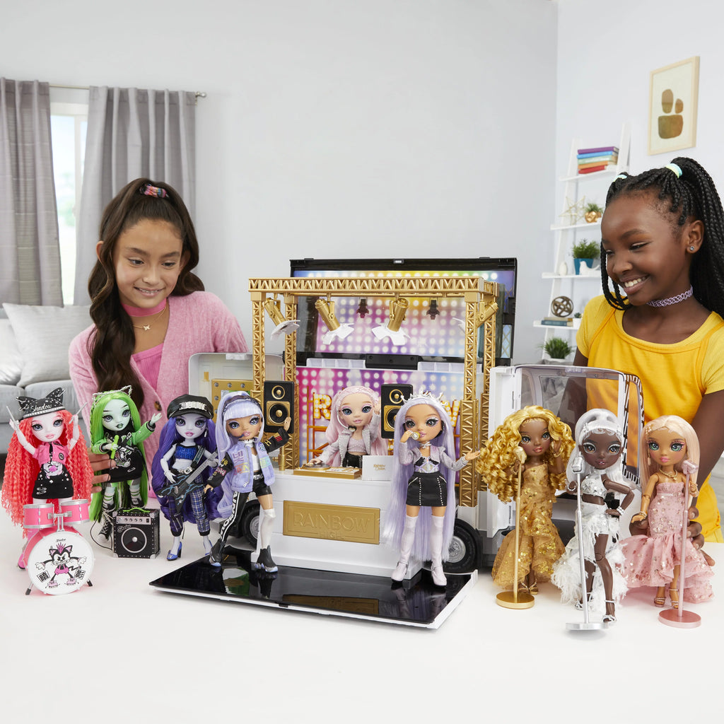 Rainbow High Fashion Doll with 2 Designer Outfits and Vanity Playset Y872