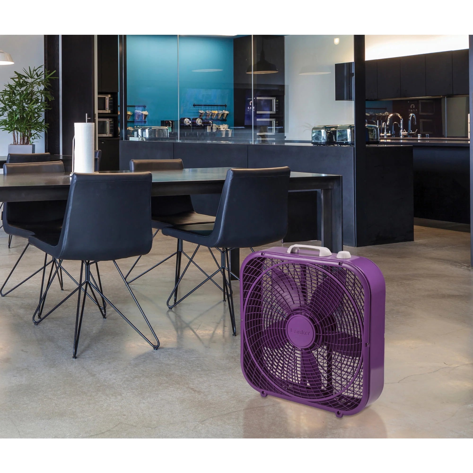White 20 Box Fan with 3 Speeds E691