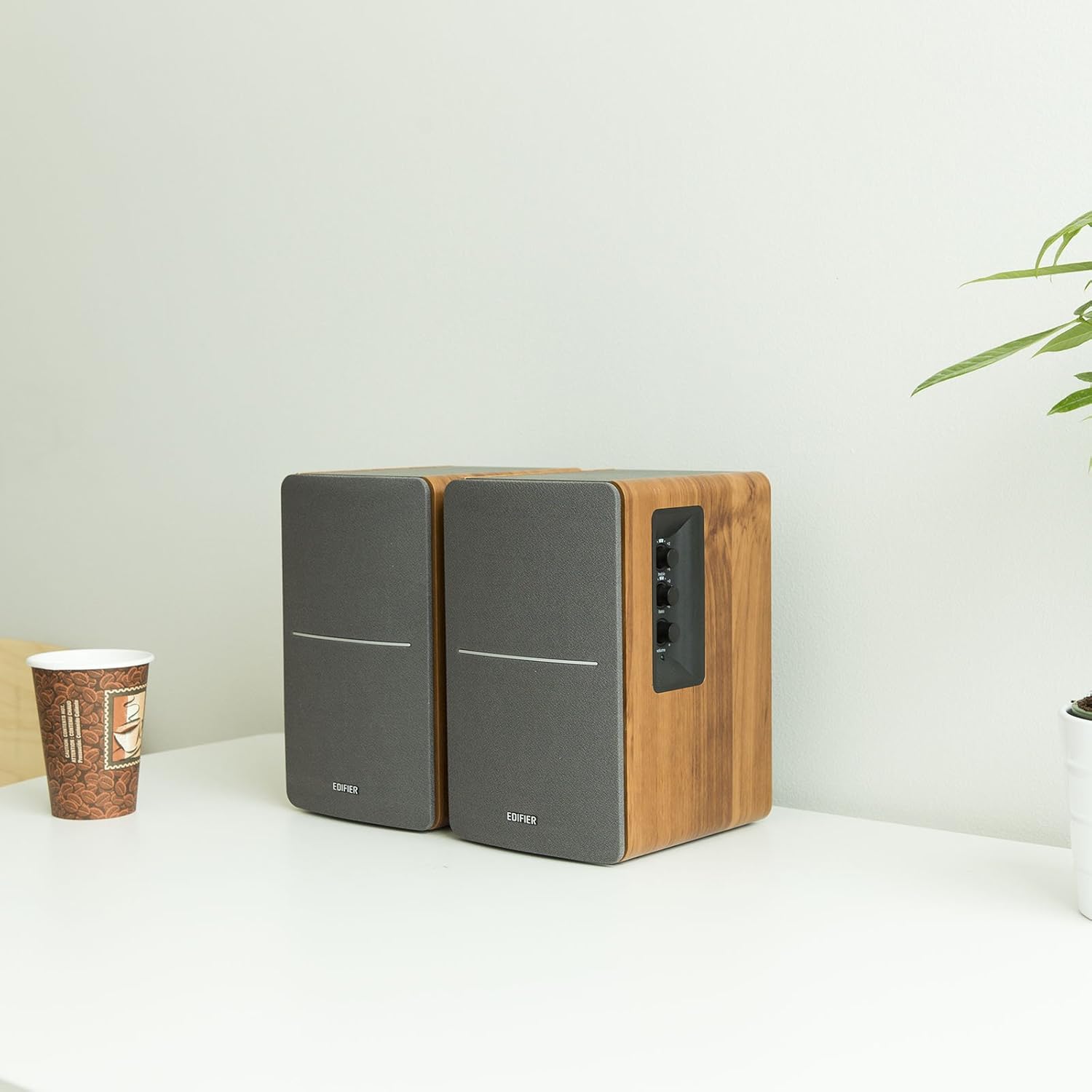 Powered Bookshelf Speakers - 2.0 Active Near Field Monitors - Wooden Enclosure - 42 Watts RMS S21996
